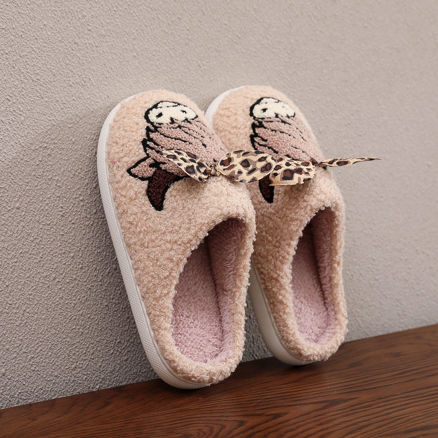 PREORDER: Highland cow with leopard bow slippers 8.17.26