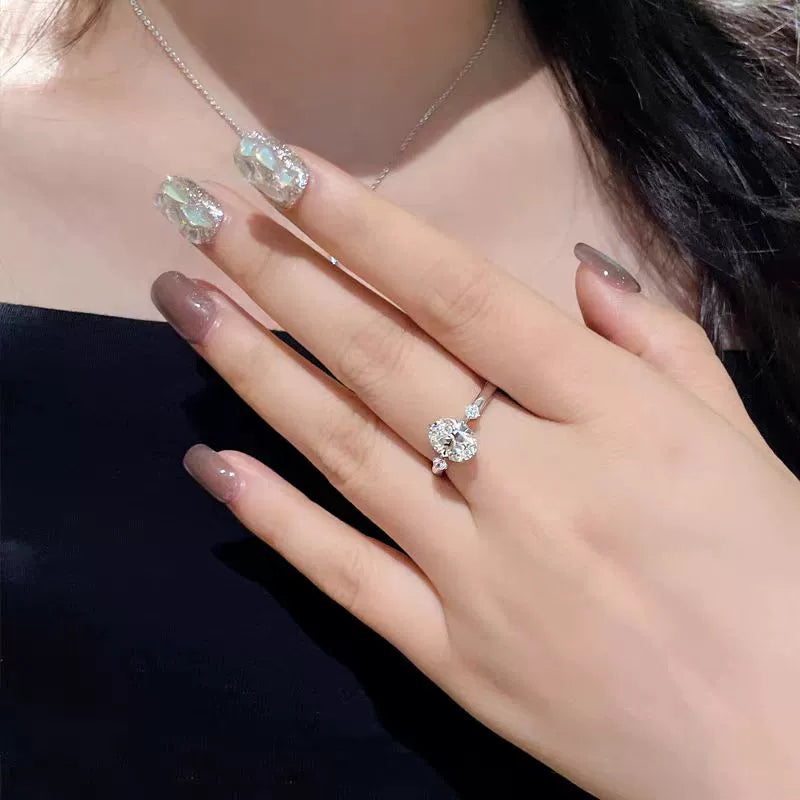 Radiant Elegance Moissanite Ring- SILVER SIZE 6