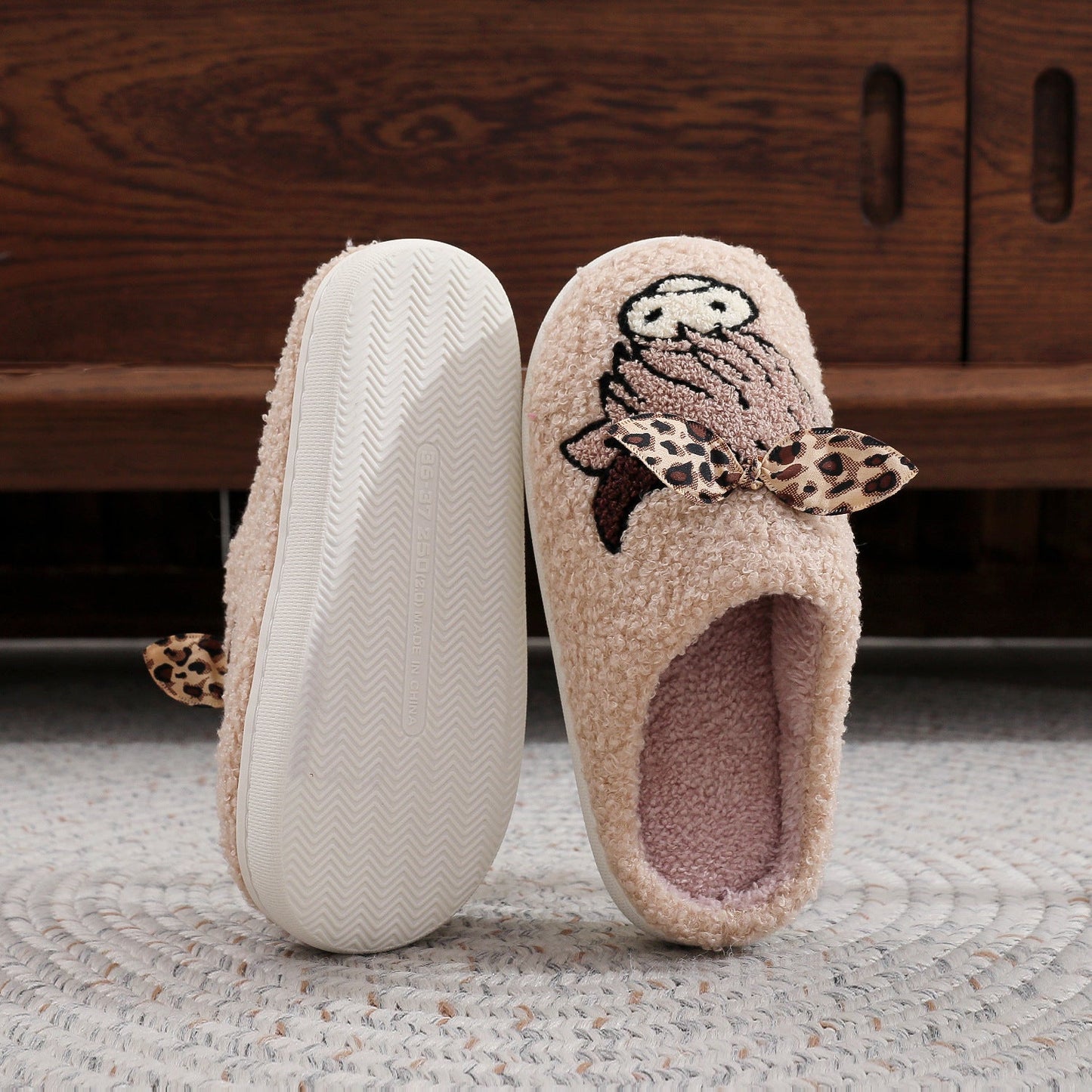 PREORDER: Highland cow with leopard bow slippers  8.17.26